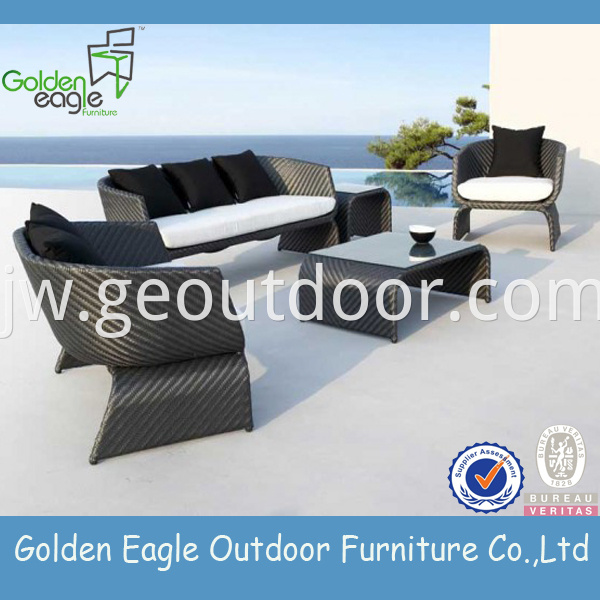 wicker outdoor furniture